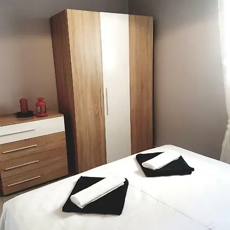 House Tenia Apartment *