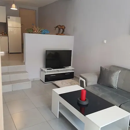 House Tenia Apartment *