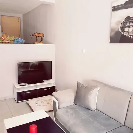 Apartment House Tenia